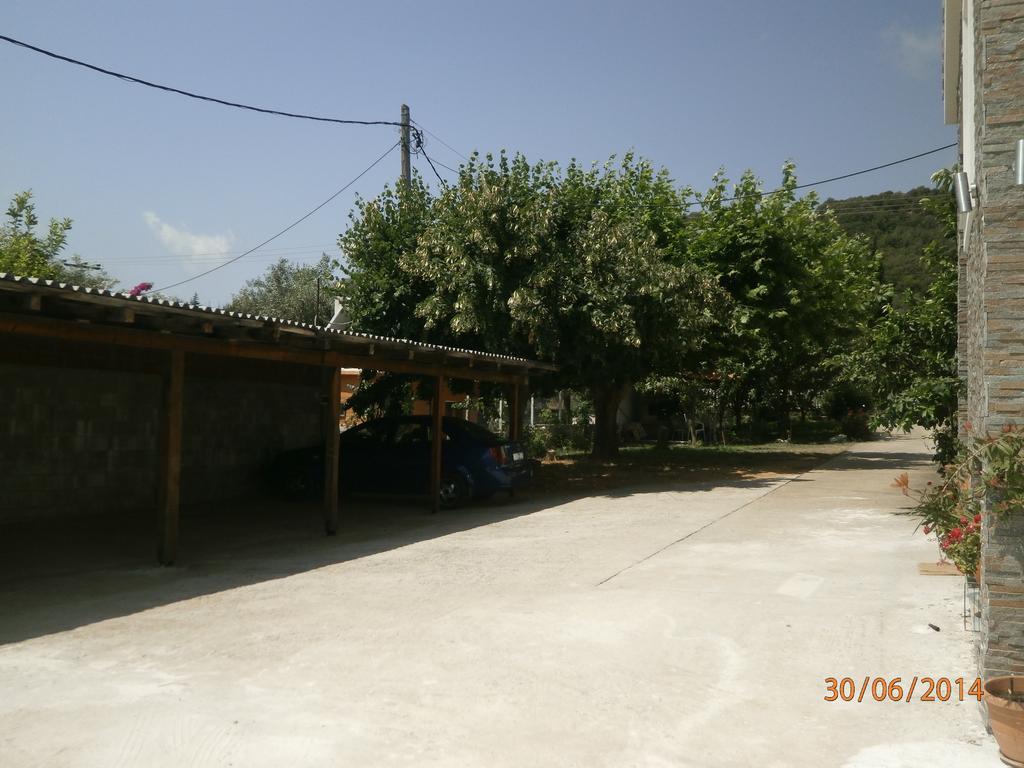 Ioannis Avrades Apartments Agiakampos  Exterior foto