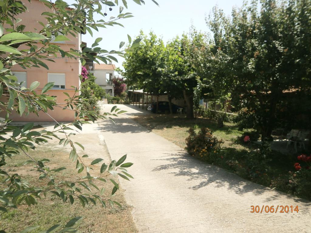 Ioannis Avrades Apartments Agiakampos  Exterior foto