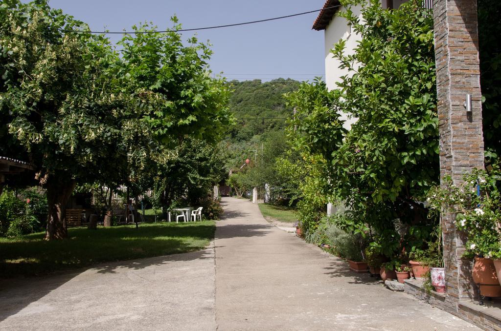 Ioannis Avrades Apartments Agiakampos  Exterior foto